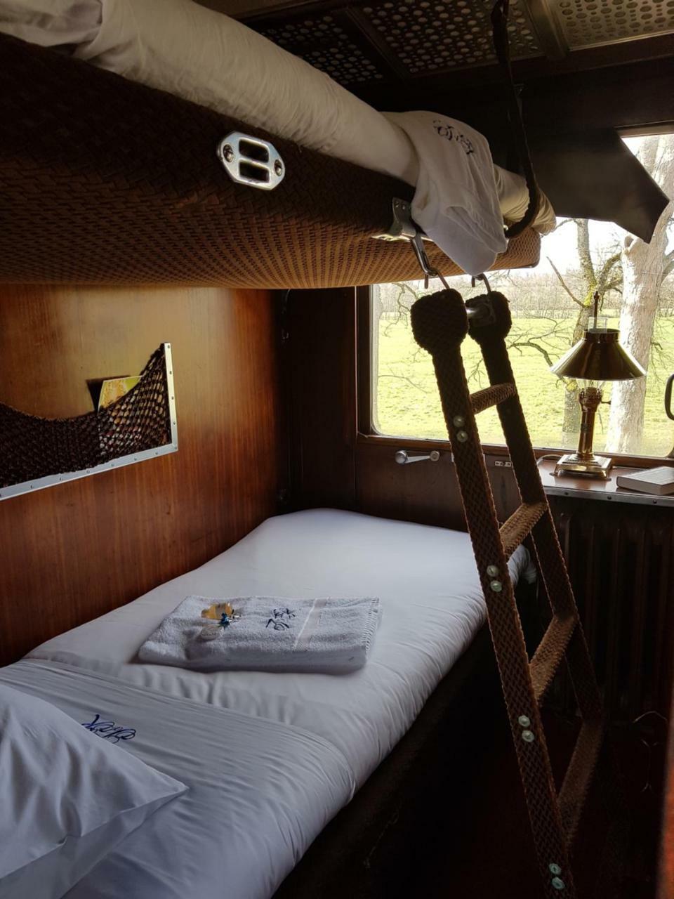 Le Train Des Reves Hotel Dracy-Saint-Loup Eksteriør billede